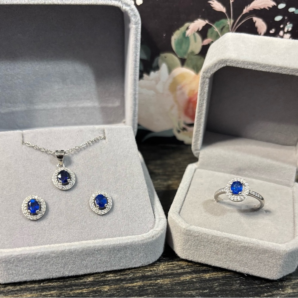 Set!! Natural Blue Sapphire Ring 5.75, Earrings & pendant in 925 Sterling silver